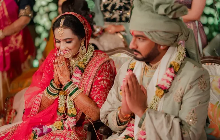 Gujarati wedding at Triyuginarayan Temple
